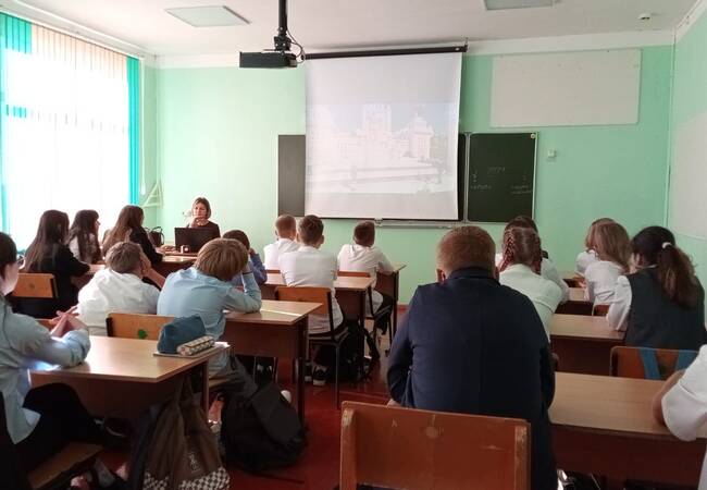 image-Первое занятие профориентационного курса состоялось в школах Брянской области
