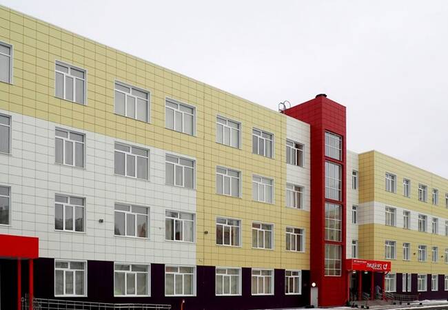image-В Брянске открылась новая школа на 1225 мест