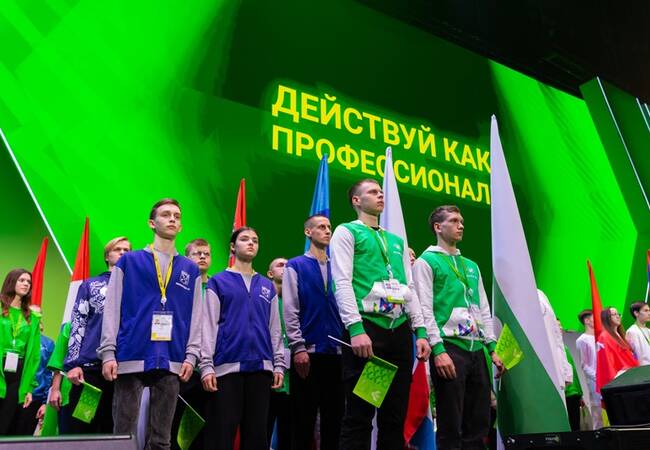 image-Дмитрий Чернышенко и Сергей Кравцов представили промежуточные итоги Чемпионата высоких технологий и чемпионата «Профессионалы»