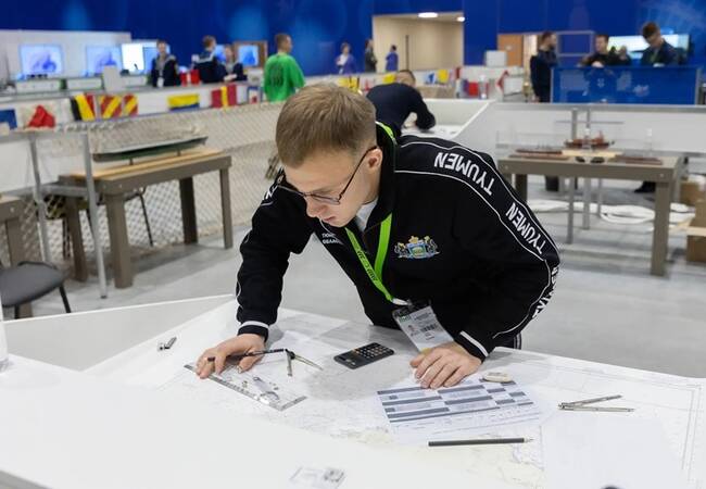 image-Дмитрий Чернышенко: Рекордное количество студентов заявлено на участие в региональном этапе чемпионата «Профессионалы»