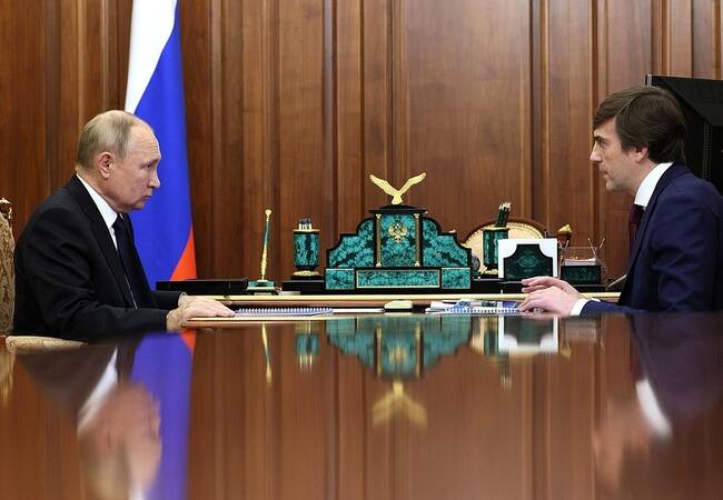 image-Министр просвещения доложил Президенту России о строительстве и ремонте школ и детских садов