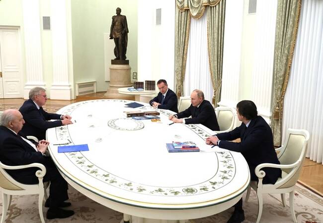 image-Сергей Кравцов принял участие во встрече Владимира Путина с редакторами учебников истории