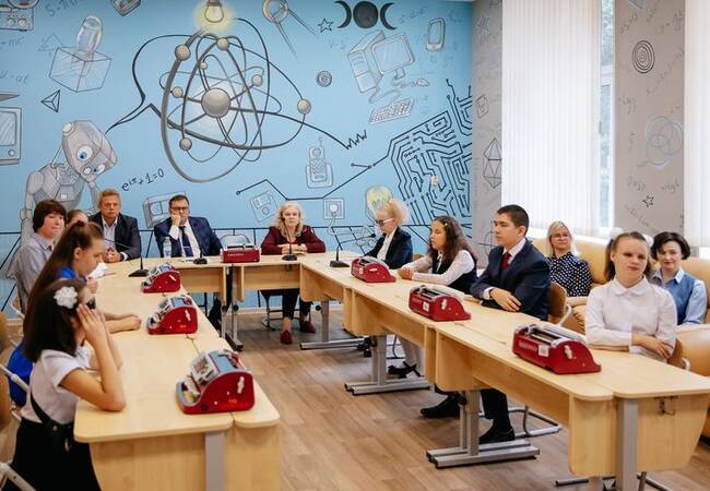 image-Татьяна Голикова и Сергей Кравцов приняли участие в марафоне открытия новых школ и детских садов