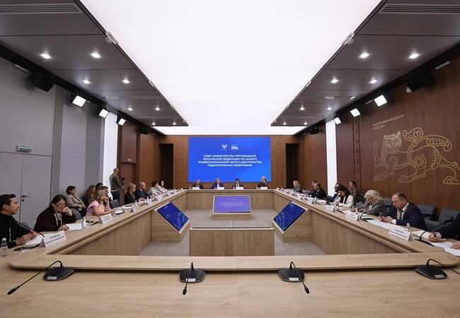 image-Сергей Кравцов провёл первое заседание Совета по защите профессиональной чести и достоинства педагогов