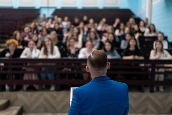 image-В подведомственных Минпросвещения России педагогических вузах на бюджетной основе обучаются 70% студентов
