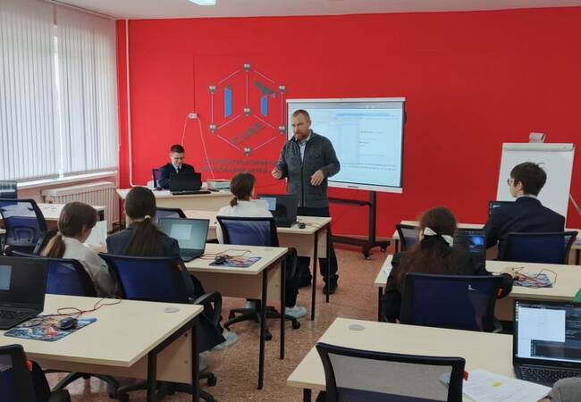 image-«Билет в будущее»: в Брянской области стартовали профессиональные пробы для школьников в рамках всероссийского профориентационного проекта