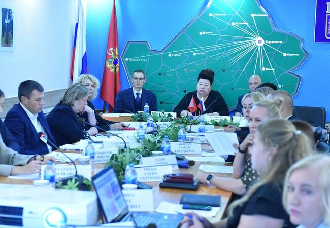 image-В Брянской области подвели итоги работы и наметили планы до конца текущего года по повышению финансовой грамотности населения региона