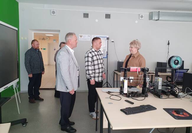 image-Рабочая поездка директора департамента образования и науки в Почепский район