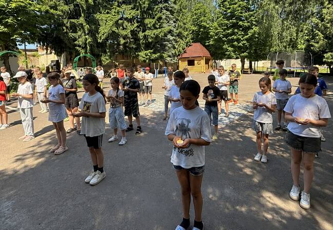 image-В Клинцовском детском санатории состоялась акция «Свеча памяти»