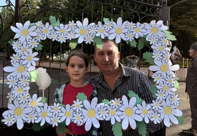 image-Тепло детских рук: коллективная фоторамка из ромашек ко Дню семьи и шоу мыльных пузырей!