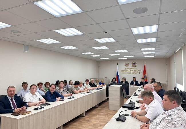 image-Совещание с министром по вопросам развития профессионального образования в регионах