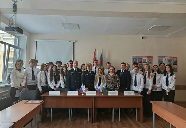 image-Брянский кооперативный техникум открыл первый в регионе класс судебных приставов на базе СПО