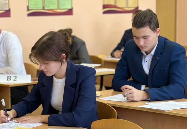 image-Обучающиеся написали итоговое сочинение (изложение) в дополнительный срок