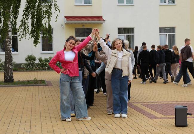 image-«Я б в вожатые пошёл, пусть меня научат!»