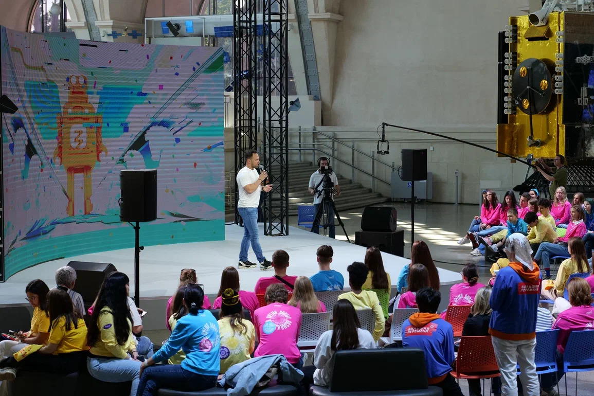 image-О России с любовью: Общество 