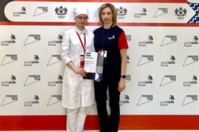 b_726F9B9A-C9C0-4574-B8A4-81BA8F1D8739