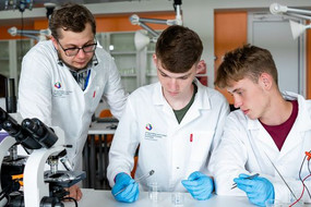 b_9E22C832-6CE9-4A49-83C3-70AC90B915FF