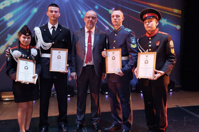 b_FD346461-E932-4357-A36E-04EF6141AB32